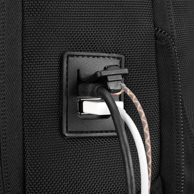 Arctic Hunter 15.6'' USB-s laptop hátizsák, hátitáska fekete színben vízálló (B00357-BLACK)