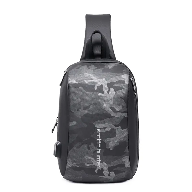 Arctic Hunter USB-s egypántos hátizsák, hátitáska, válltáska fekete színben terepmintás vízálló (XB00081-2-BLACK-CAMOU)