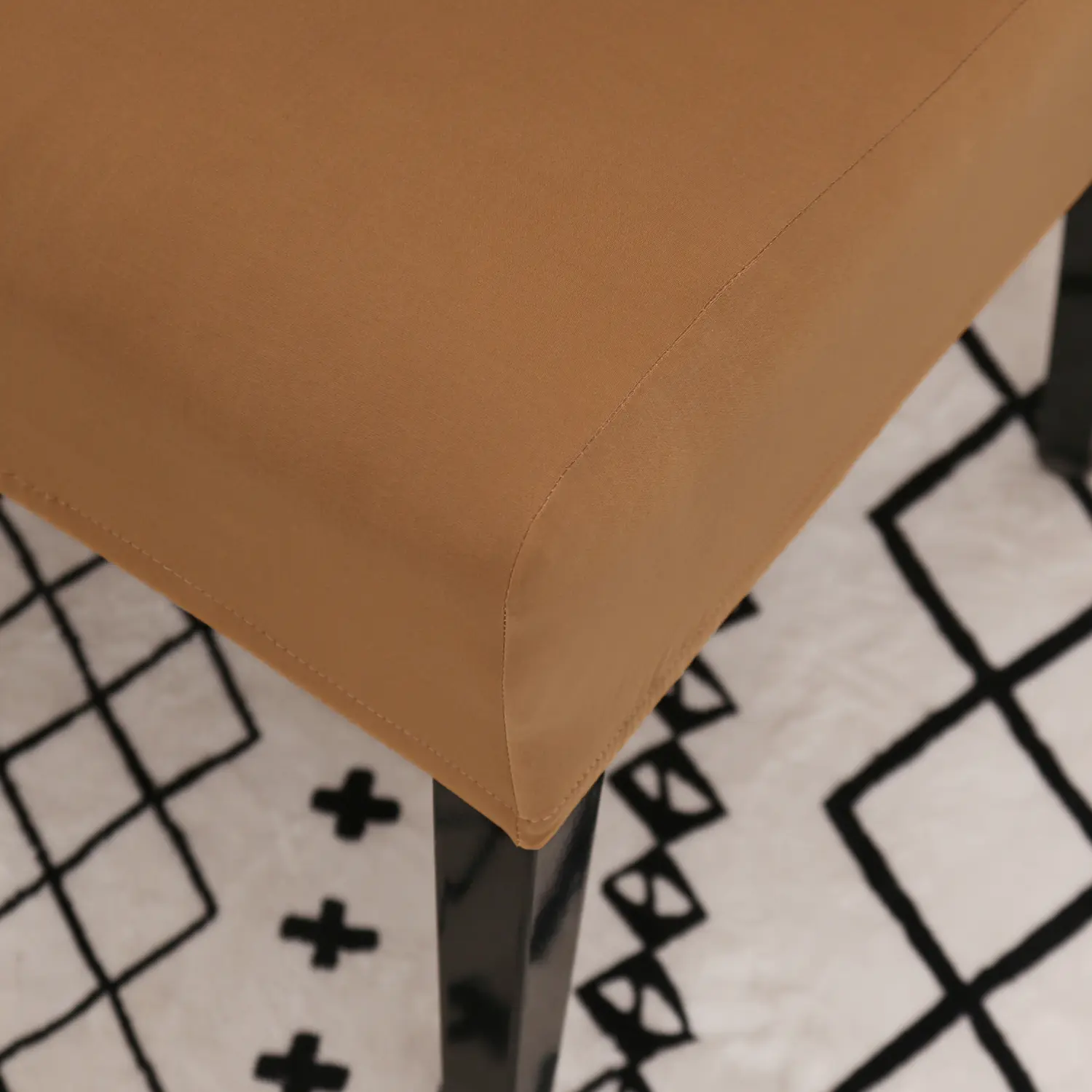 Poťah na stoličku, 2 ks v svetlohnedej farbe (CC17-3)