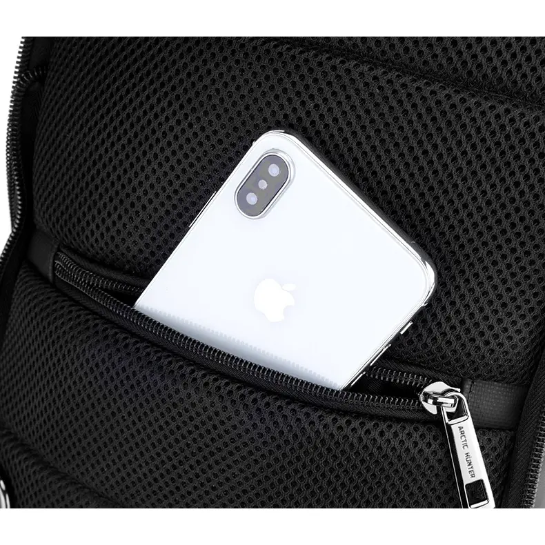 Arctic Hunter USB-s egypántos hátizsák, hátitáska, válltáska fekete színben vízálló (XB000111-2-BLACK)