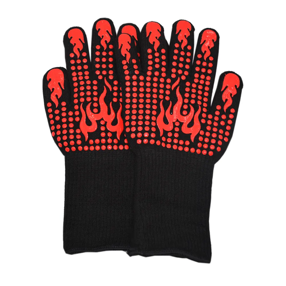 Hőálló grill kesztyű 1 pár fekete piros lángokkal (BBQ-GLOVES-RED-FLAMES-2)