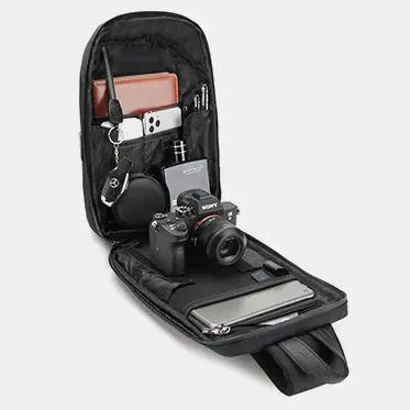 Arctic Hunter USB-s egypántos hátizsák, hátitáska, válltáska fekete színben vízálló (XB00115-BLACK)
