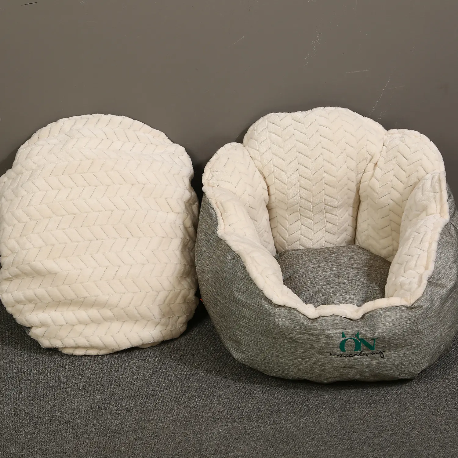 HOOPET macskafekhely, macskaágy szükre színben S méret (CAT-BED-GREY-S-6943)