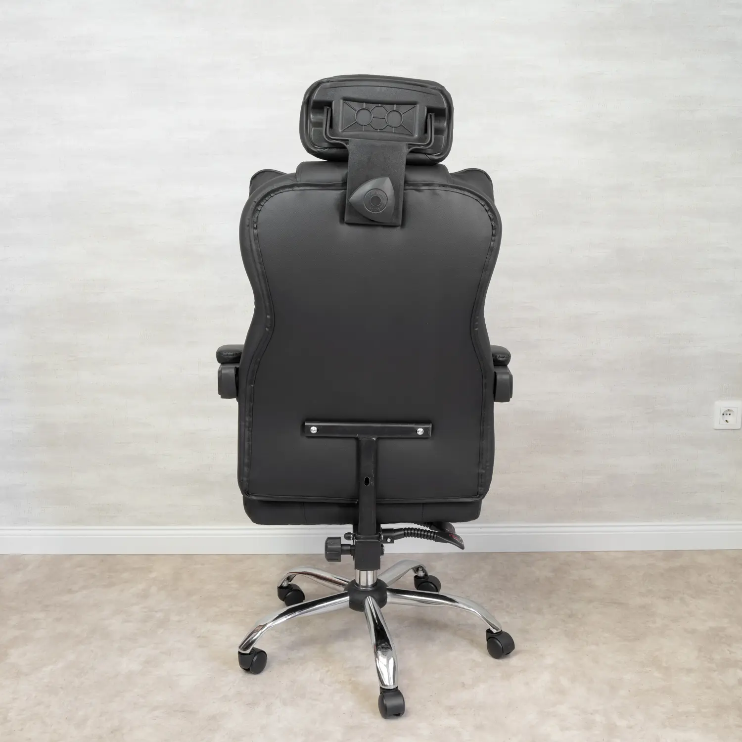 Főnöki irodai szék, forgószék fejtámlával fekete (JM808-BLACK-7)