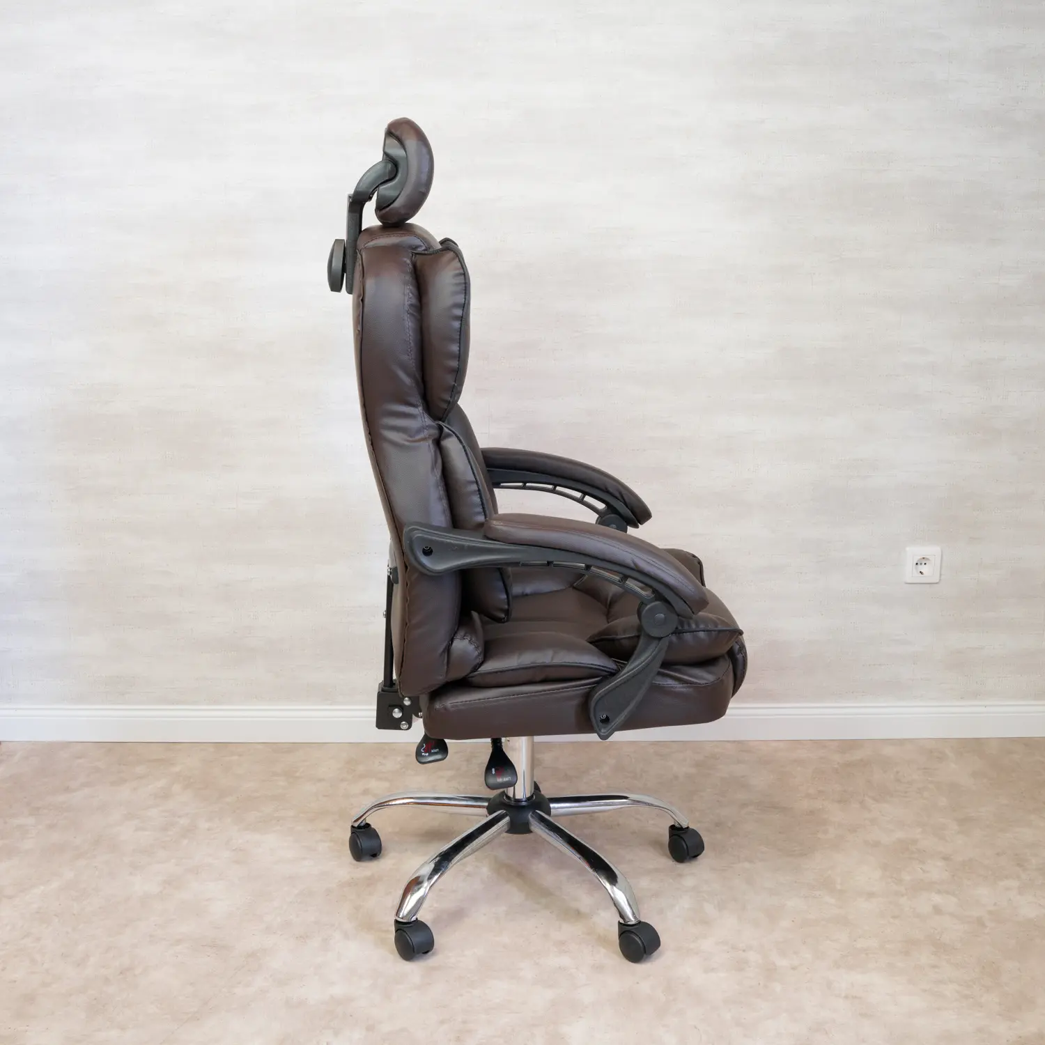 Főnöki irodai szék, forgószék fejtámlával kávébarna (JM808-COFFEE-7)