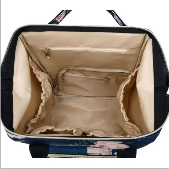Pelenkázó hátizsák, pelenkázótáska fekete virág mintával (diaper-bag-black-flower)