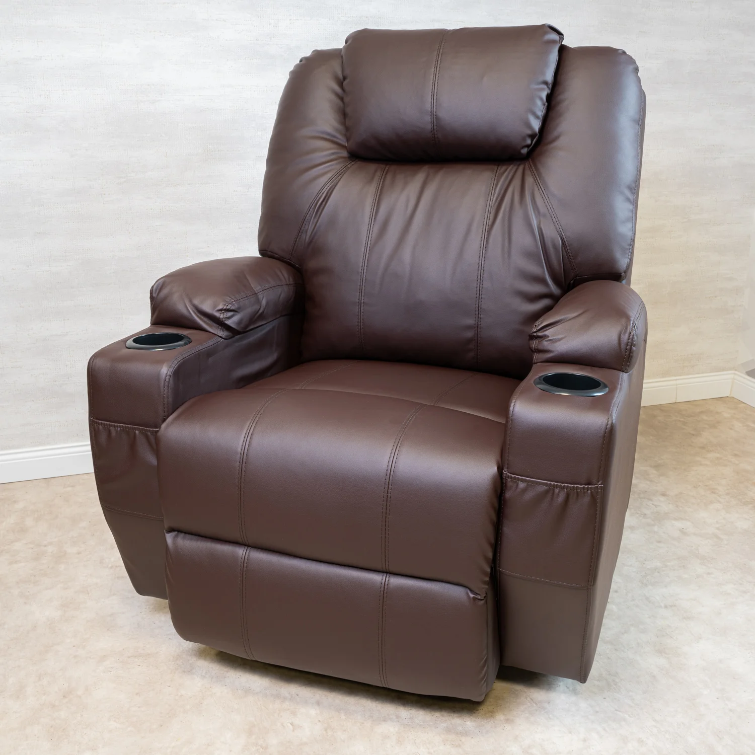 Relax fotelágy elektromosan dönthető háttámlával, lábtartóval, pohártartóval, vibrációs masszázzsal barna műbőr (ELEC-MASS-CUP-BROWN-PU)
