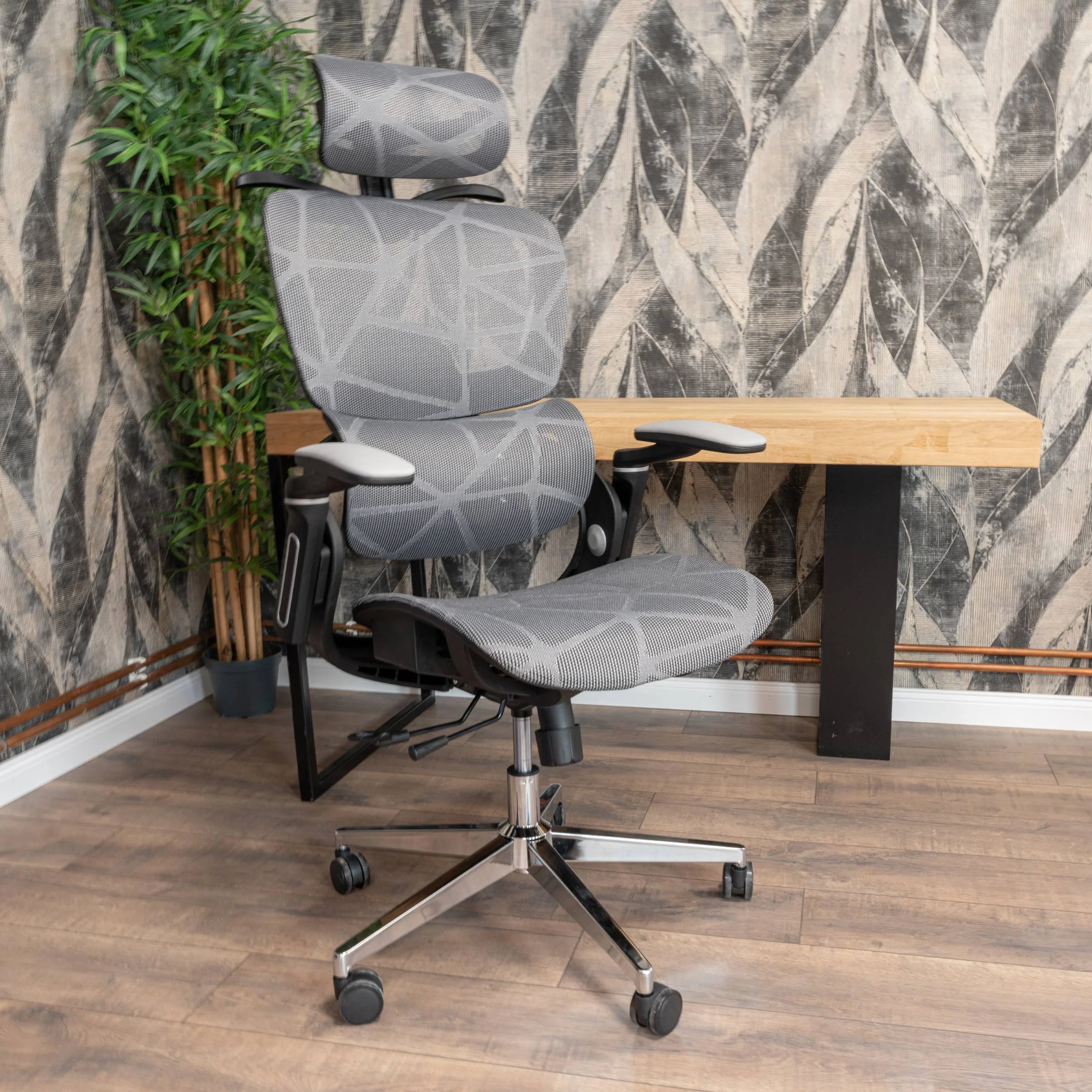 Prémiová ergonomická kancelárska stolička, otočná stolička, sivá sieťovaná (E05)