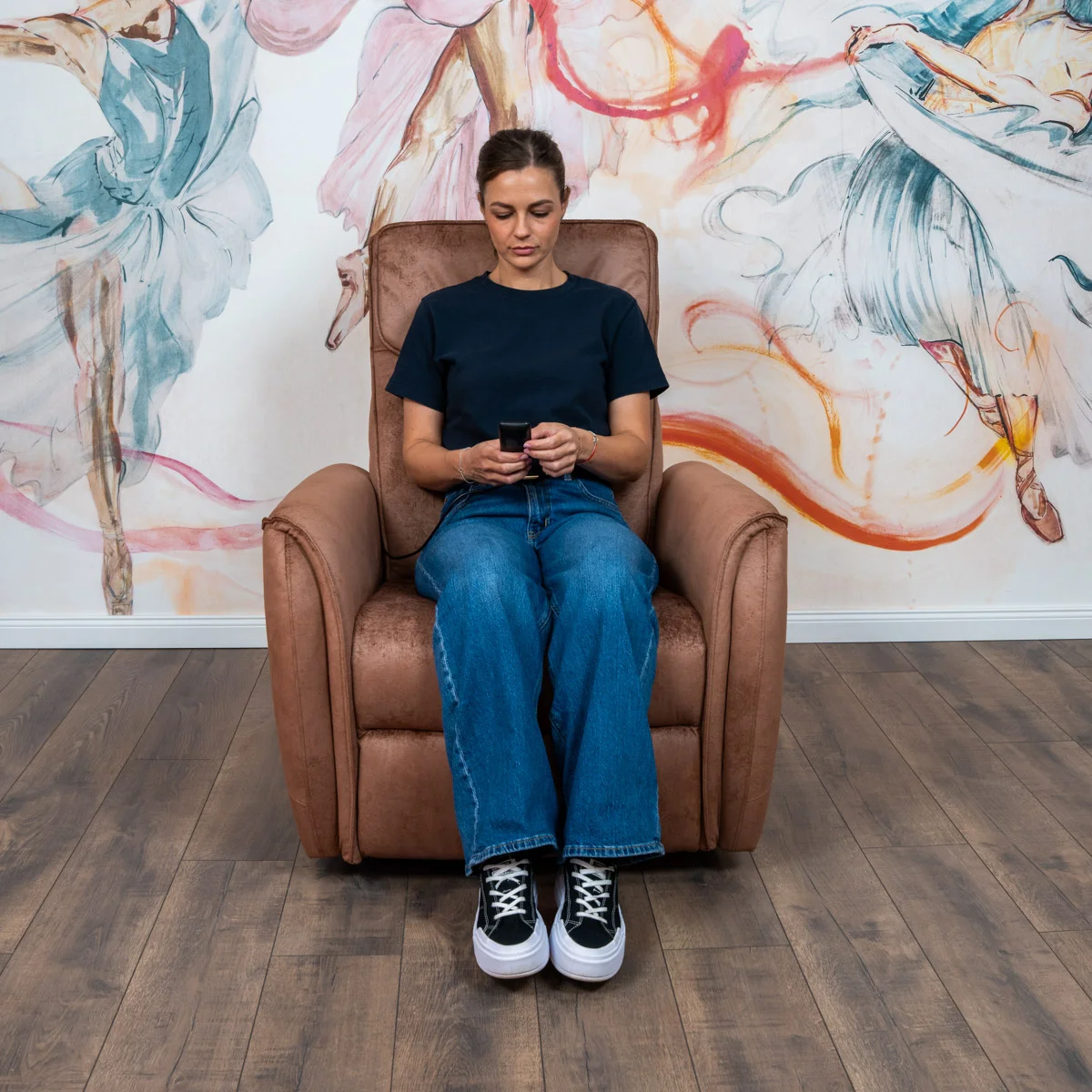 Elektromos relax fotel görgős masszázzsal barna, magyar nyelvű távirányító szövet