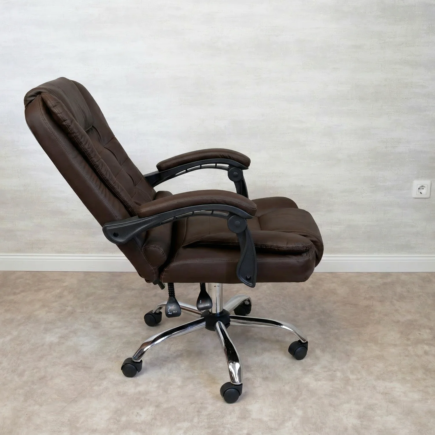 Kancelárske kreslo, otočné kreslo hnedé (JM-09-BROWN-6)