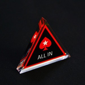 Dealer Button, osztógomb pókerhez háromszög forma (dealer-chip-triangle)
